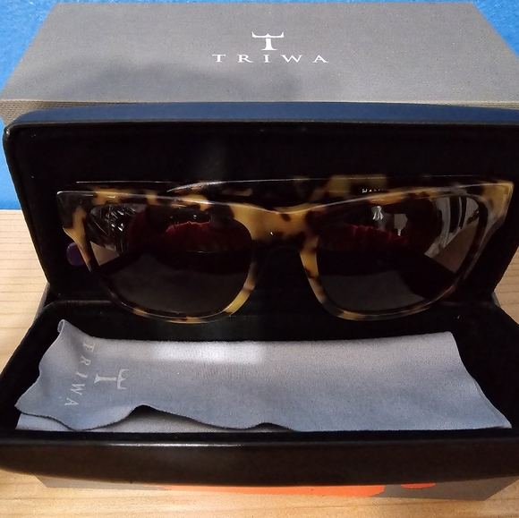 Triwa Turtle Clyde Sunglasses Handmade SHAC112 - Picture 2 of 10